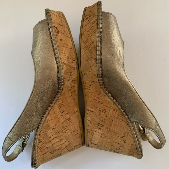 STUART WEITZMAN Jean metallic wedge sandals 8 1/2 - Picture 9 of 10